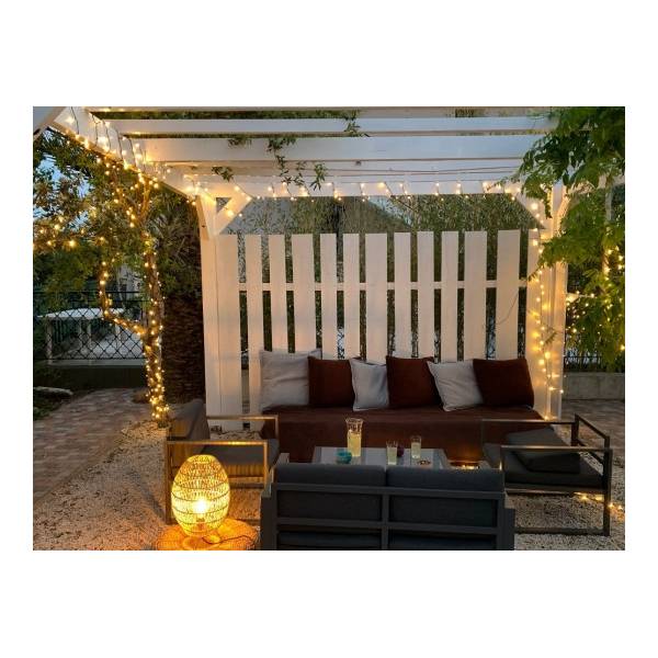 décoration et éclairage d'une terrasse avec la guirlande grande longueur de 70 mètres blanc chaud 2500K