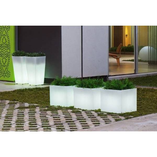 Pot lumineux extérieur carré solaire ou batterie NARCISO 40 blanc LED RGBW 9L IP65 sans fil