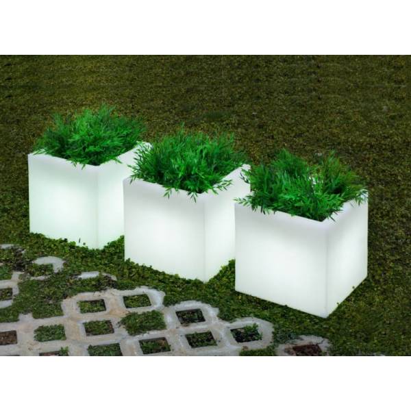 Pot lumineux cube solaire ou batterie NARCISO 50 blanc LED RGBW 19L IP65 sans fil