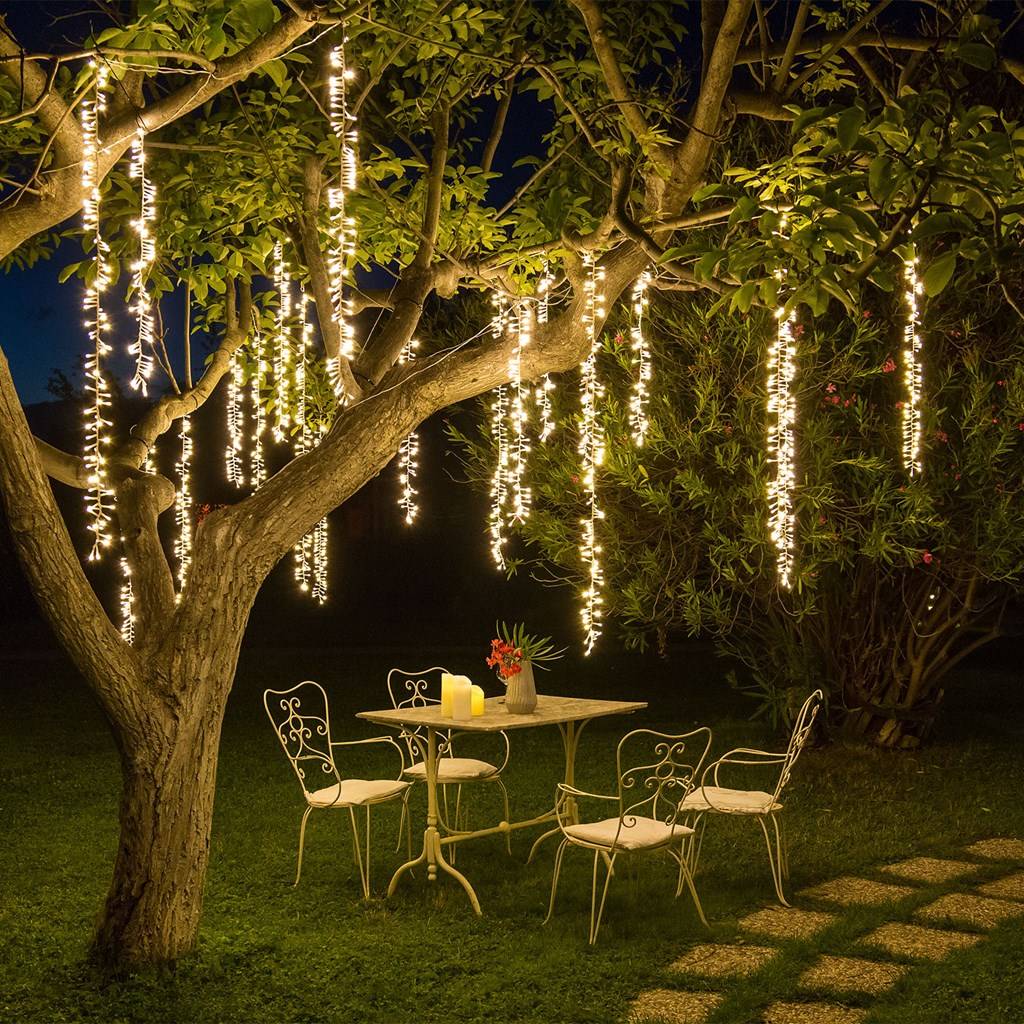 guirlande lumineuse suspendue en grappe